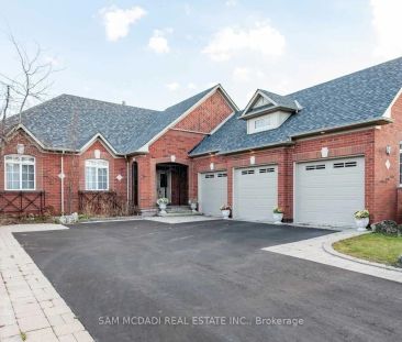 Detached Home For Lease | W9254096 - Photo 1