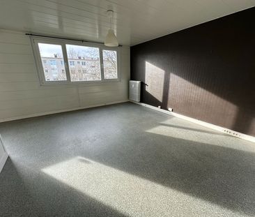 Location Appartement 4 pièces 71m² - Photo 2