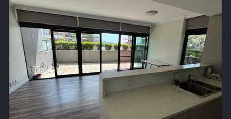 130m2 north facing 2b2b corner position timber floor, privacy and water view - Photo 5