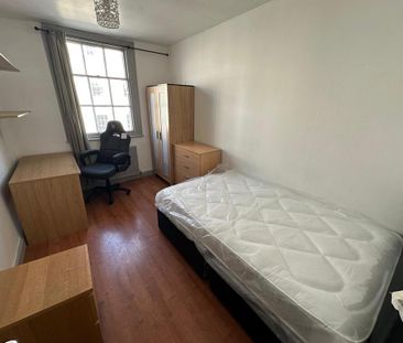 5 bedroom flat to rent - Photo 5