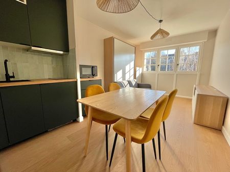 A Louer - Nantes St Clement - Studio Meublé Refait A Neuf De 22,39 M² - Photo 3