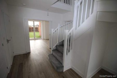 4 bedroom property to rent in Colchester - Photo 4