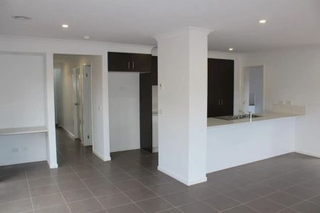 “As New Modern Townhouse” - Photo 3