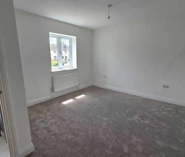 4 bedroom link detached house to rent - Photo 5
