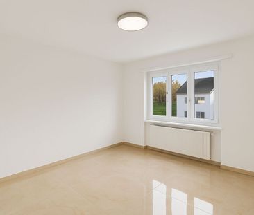 Magnifique appartement de 3 pièces entièrement rénové avec balcon. - Photo 4