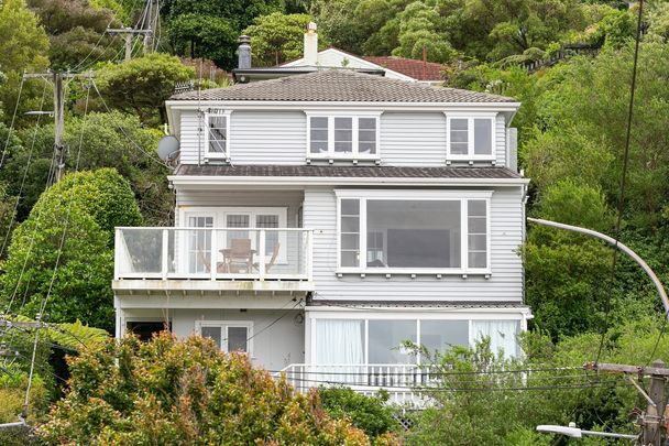 Wadestown Wonder - Photo 1