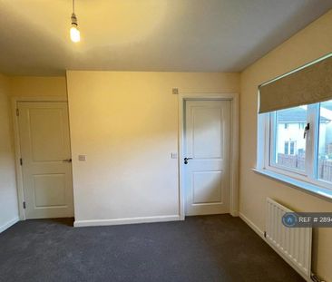 5 bedroom detached house to rent - Photo 2