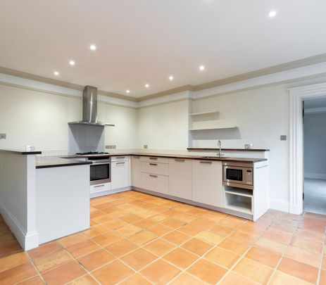 Montpellier Parade, Cheltenham GL50 1UA - Photo 1