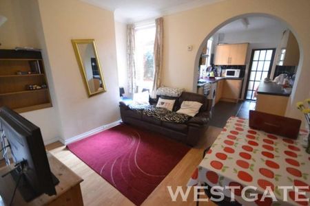 3 Bed - Pitcroft Avenue, Reading - Photo 4