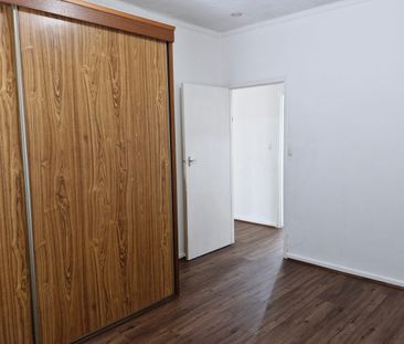 STYLISH GROUND FLOOR LIVING IN PRIME PROSPECT LOCATION - Photo 1