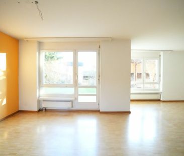 Familienfreundliche 6.5 Zimmer-Maisonettewohnung mit grosszügigem G... - Photo 5