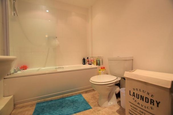 2 Bedroom End Terrace To Let - Photo 1