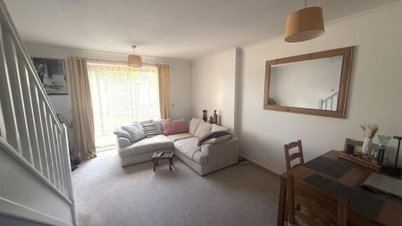 2 bedroom semi-detached house to rent - Photo 5