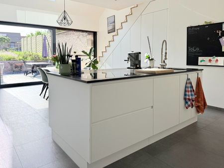 Ruime en lichtrijke woning met doordachte indeling en moderne afwerking - Photo 2
