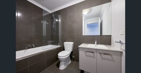 Three Bedroom Townhouse - Photo 4