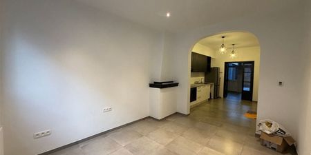 Appartement te huur in Antwerpen voor € 920 met 1 slaapkamer - Photo 2