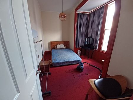 ROOMS AVAILABLE IN CENTRAL CITY BOARDING HOUSE - Photo 2