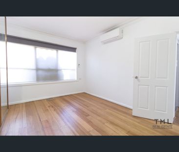 37 Douglas Avenue, St Albans, Vic 3021 - Photo 5
