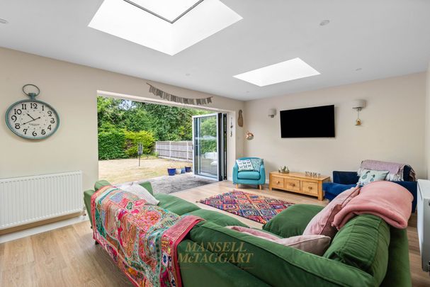 Copthorne Bank, Copthorne, RH10 - Photo 1