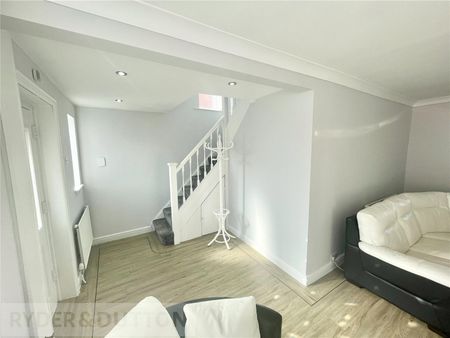 Scott Road, 56, Droylsden, M43 7UX, Manchester - Photo 4