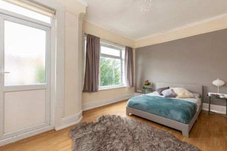 Large Victorian Property near to the vibe of Haringey Green Lanes Room 6 - Photo 4