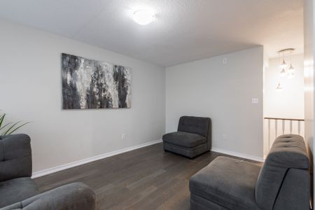 For Lease - 22 Lambert Crescent, Brantford, Ontario - Photo 3