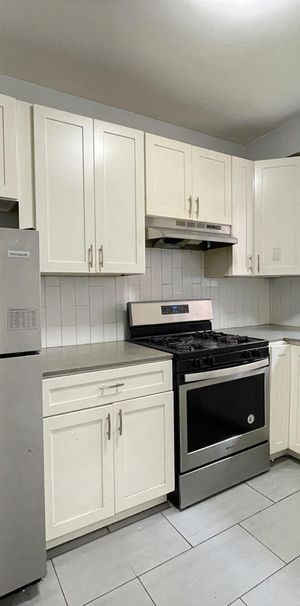 2 chambres - 5025 Avenue Macdonald, Montréal - Photo 1
