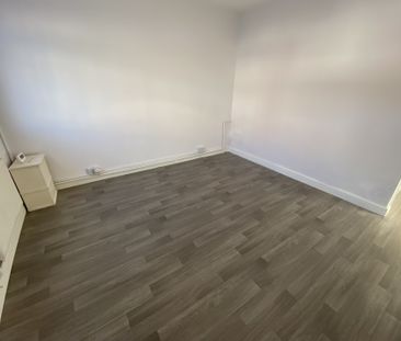 Nottingham Road, ILKESTON - Photo 3