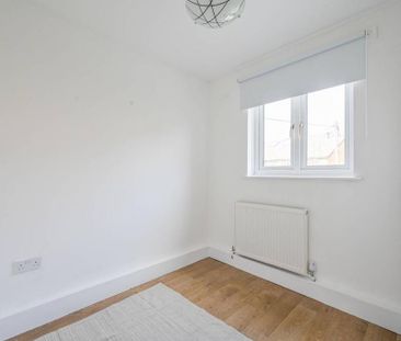 4 bedroom terraced house to rent - Photo 4