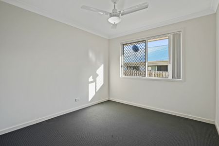 MODERN HOME WITH MEDIA ROOM IN QUIET CUL-DE-SAC - Photo 4