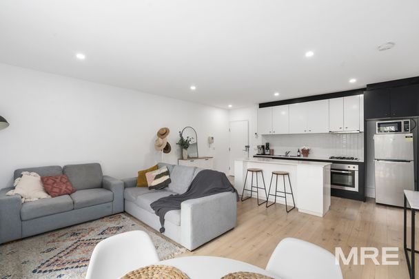 Easy living in a fantastic location - Photo 1