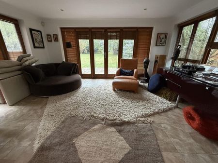 5 bedroom detached house to rent - Photo 2