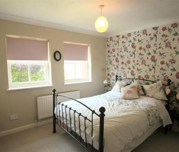 4 bedroom detached house to rent - Photo 3