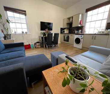 4 bedroom semi-detached house to rent - Photo 2