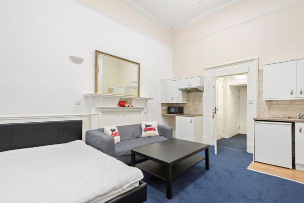 Studio to rent - Photo 1