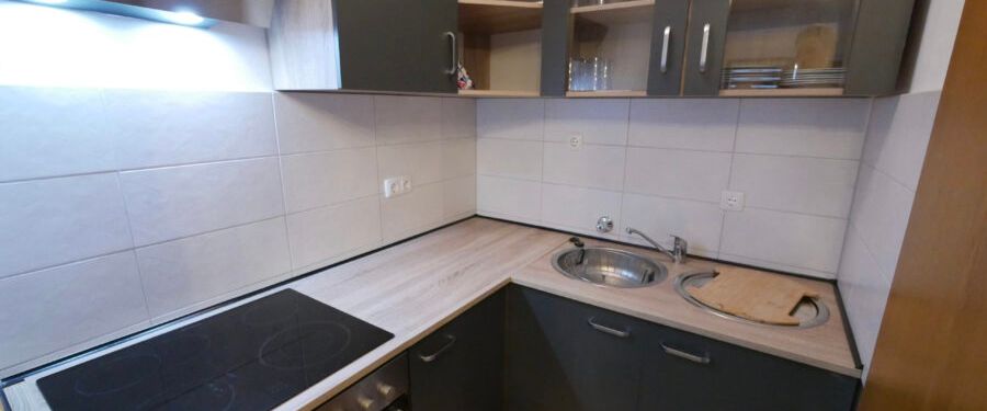 Komfortable Wohnung mit Balkon, PKW-Stellplatz, Aufzug und Top-Verkehrsanbindung - Photo 1