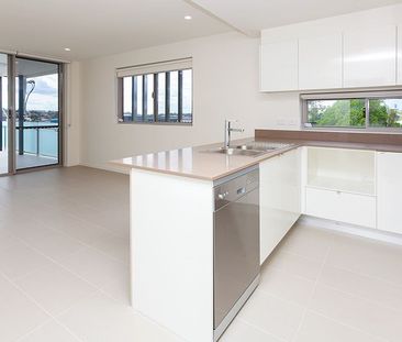 Two Bedroom, Aircon, Spacious & Boutique Unit - Photo 4