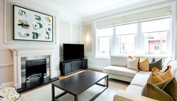 3 bedroom flat with 1 bathroom in London, W1K - Photo 1