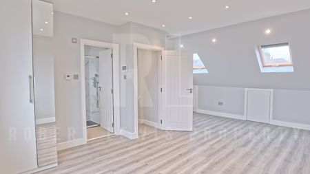 Stunning Refurbished 4 Bedroom Family House – Finchley N3 1PU - Photo 4