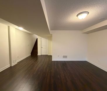 For Lease - 3 Mazarine Lane, Richmond Hill, Ontario - Photo 4