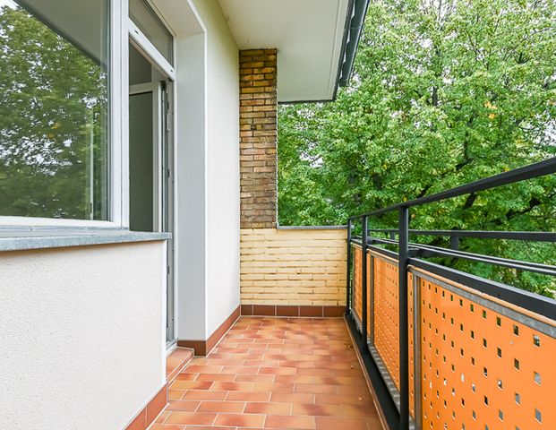 HOCHWERTIG SANIERTE 2-ZIMMER-WOHNUNG IN BERLIN-MARIENFELDE - ERSTBEZUG IM MODERNEN STIL - Photo 1