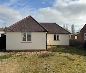 3 bedroom detached bungalow to rent - Photo 6