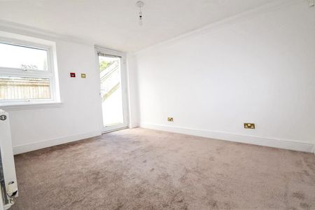 Silverdale Road, Eastbourne, BN20 7AD - Photo 5