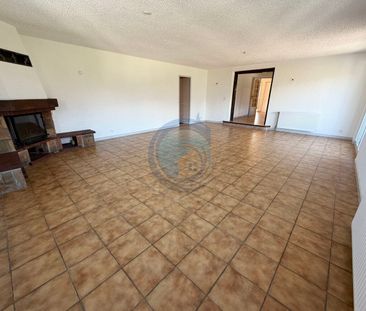 BEL APPARTEMENT DE 4,5 PIÈCES AVEC CHEMINÉE ET SPACIEUSE TERRASSE - Photo 1