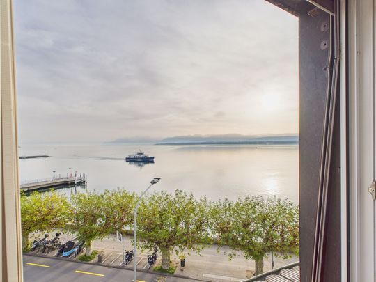 Duplex lumineux et rénové avec vue sur le lac dans la région de Nyon - Foto 1