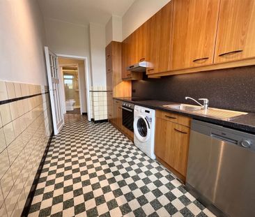 Appartement te huur in Ukkel voor € 1.200 met 1 slaapkamer - Photo 3