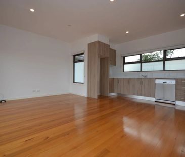 2/1 Kenneth Street, Preston, Vic 3072 - Photo 3