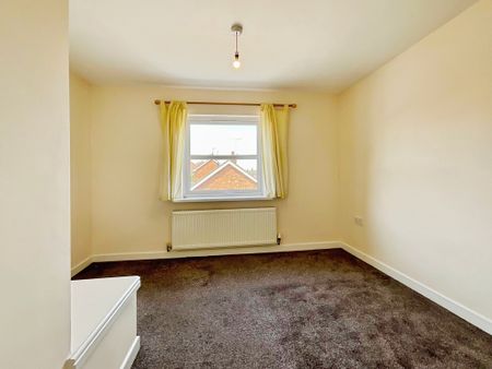 2 bedroom Mid Terraced House to let - Photo 3