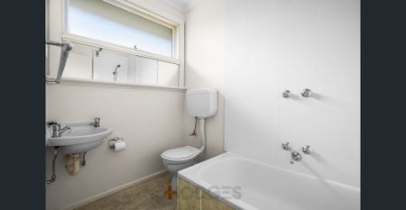 SPACIOUS | TWO BEDROOM | QUIET BLOCK - Photo 4