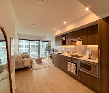 For Lease - 17 Bathurst Street Unit# 2205, Toronto, Ontario - Photo 1